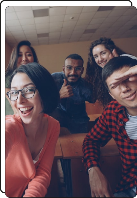 Grupo de estudantes UNIASSELVI